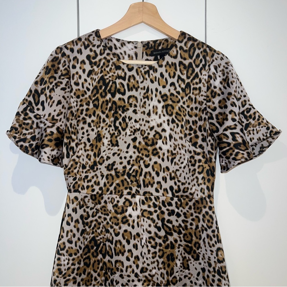 Banana Republic Dress Size 2 Leopard Print Satin l